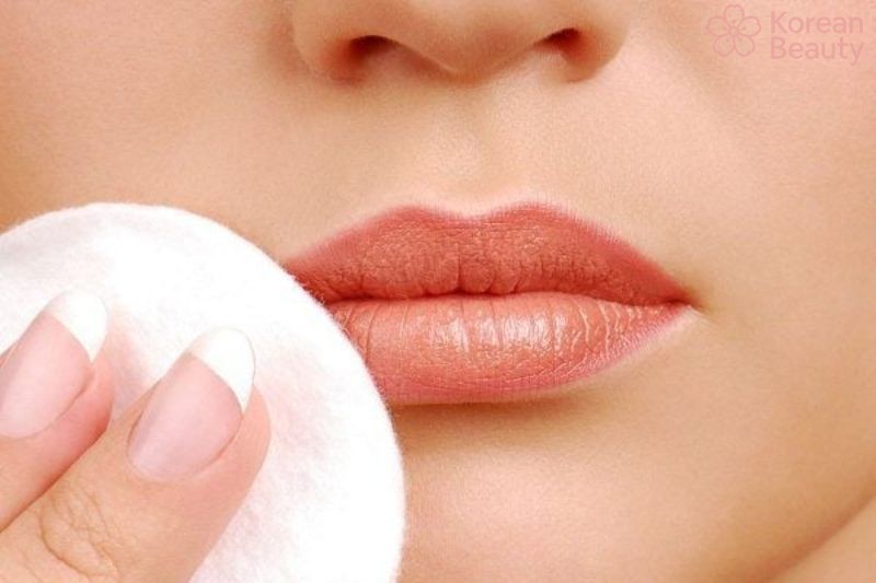 Những phương pháp chăm sóc môi tự nhiên sau khi thực hiện phun xăm